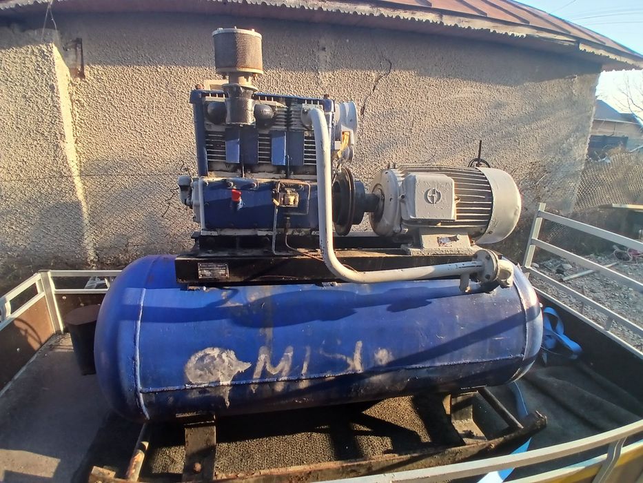 Compresor 500L 380v Uzina Timpuri Noi București