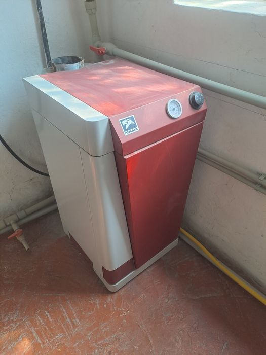 Отопительный котел Лемакс. Почти новая.