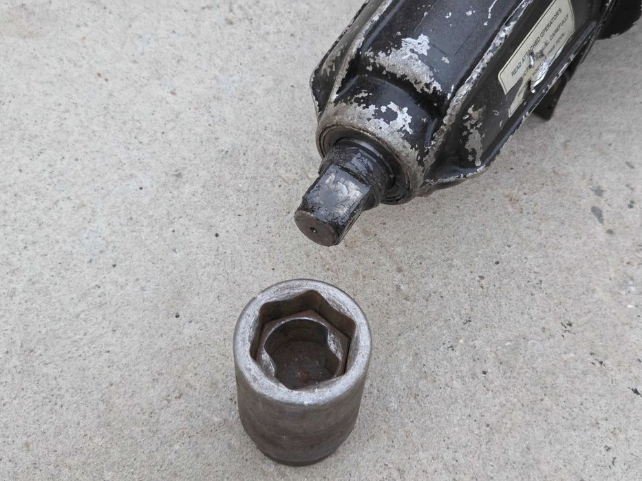 Robel Bahnbaumaschinen– бензинов ударен гайковерт за ЖП инфраструктура