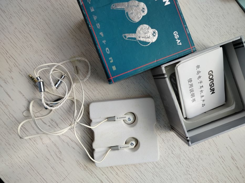 Новые наушники .