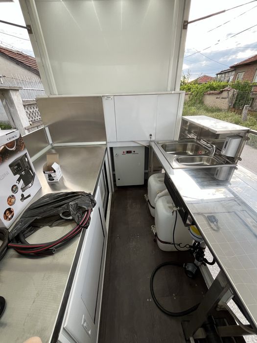 СПЕШНО! Каравана за бързо хранене