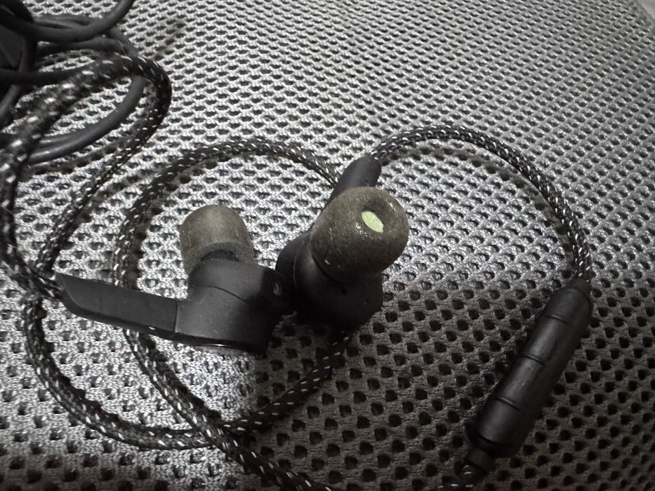 Casti Bluetooth Bang & Olufsen BeoPlay H5