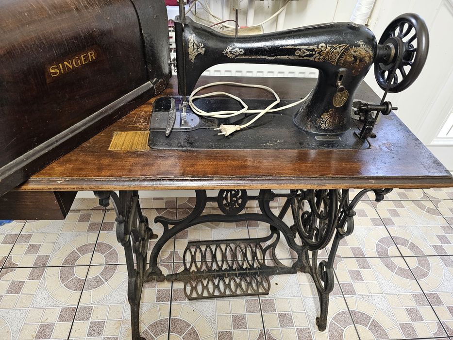 Masina de cusut Singer