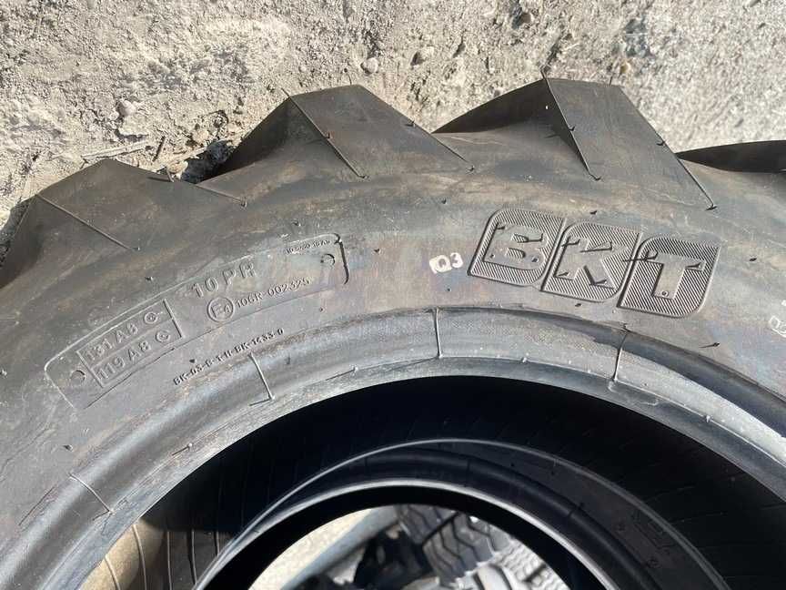 Anvelope noi 10.5/80-18 de tractiune pentru tractor fata marca BKT