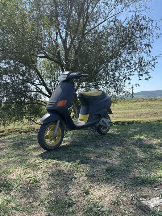 Vand 2 scutere 49cc