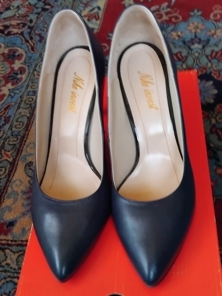 Pantofi din piele