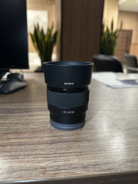 Sony 50mm f/1.8 (E-mount) объектив