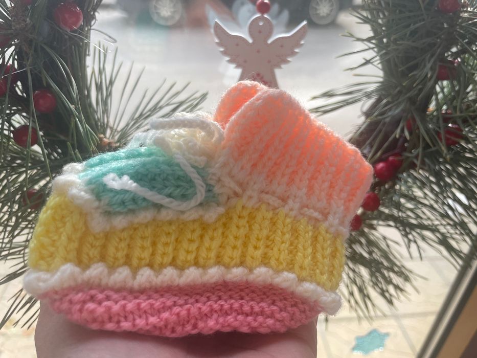 Плетени чорапки , жилетка и елек