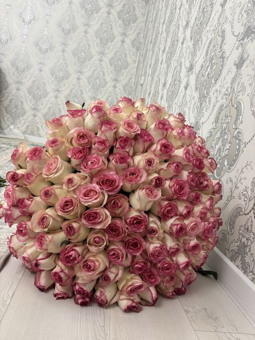 Цветы роза 131 штук