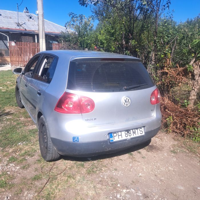 Golf 5 vând sau schimb