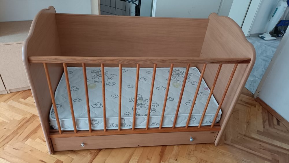 Детска дървена кошара с матрак