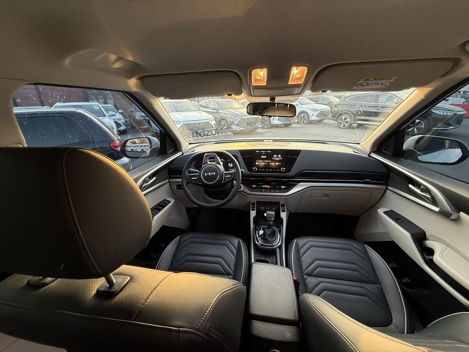 Kia Carens 2024 toza