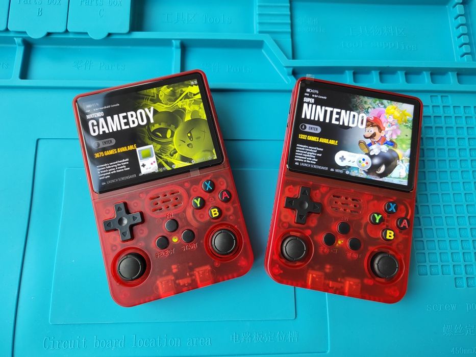 Consola portabila R36S Rosu 64gb plina cu jocuri retro