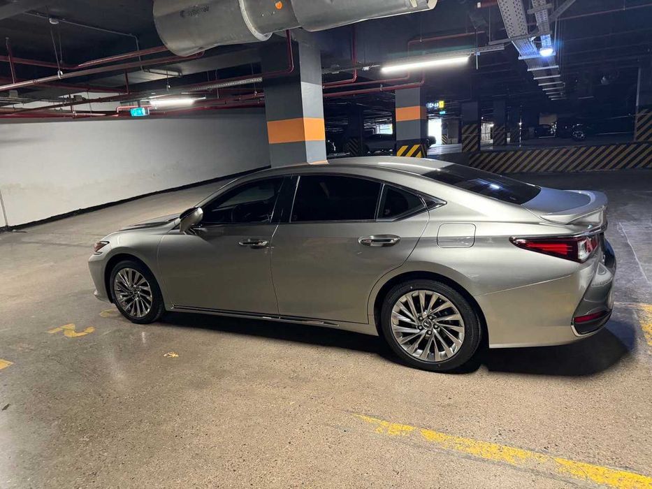 Lexus ES 300 Hybrid