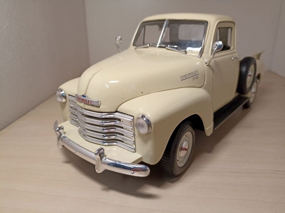 Chevrolet 1953 Pick up
Scara 1:18
Welly

Pozele reflectă realitatea. S