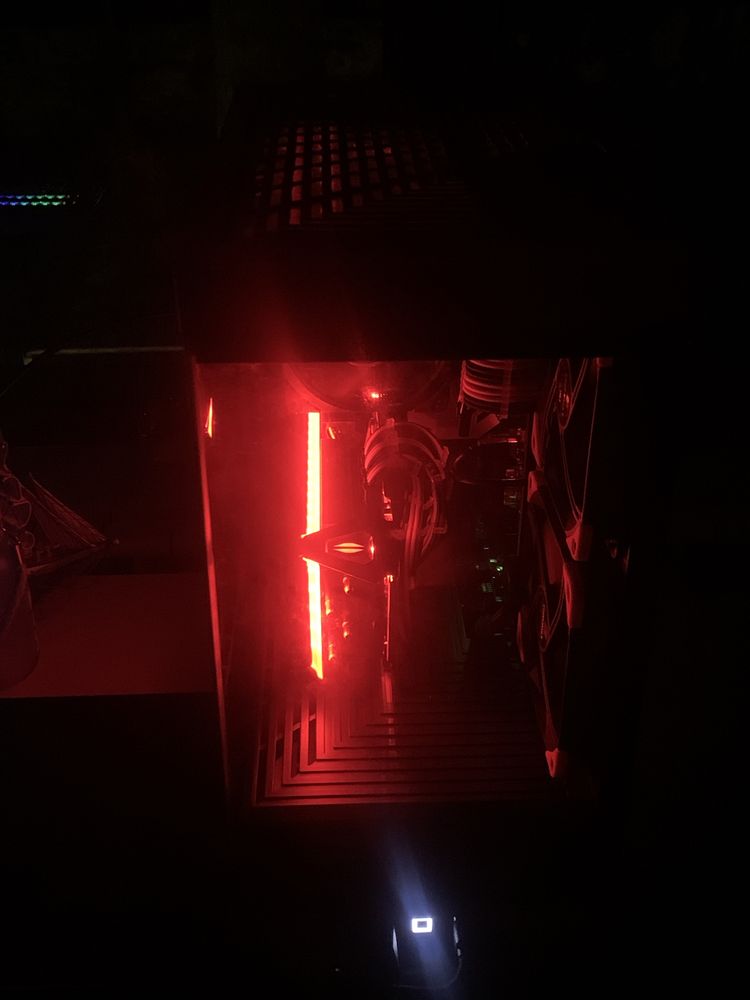Продавам НОВ* Геймърски Компютър AMD RED DEVIL REBORN -СПЕШНО!!!