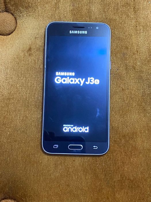 Samsung Galaxy J3 Много Добре Състояние Като Нов