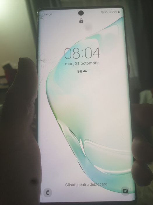 Samsung galaxy note 10 cu geamul fisurat