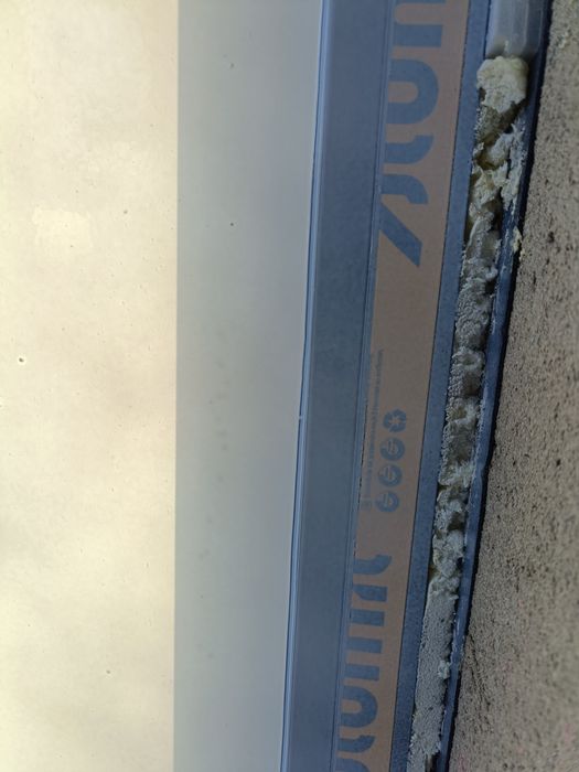 Aplicam folie lichida geamuri(protecție tâmplărie)