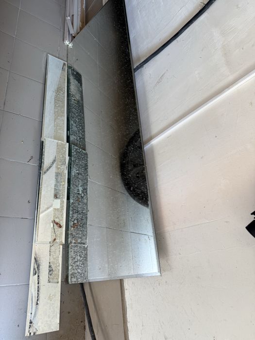 Продам зеркало настенное