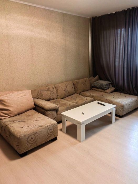 Тристаен апартамент под наем в ж.к. Света троица, 2213696