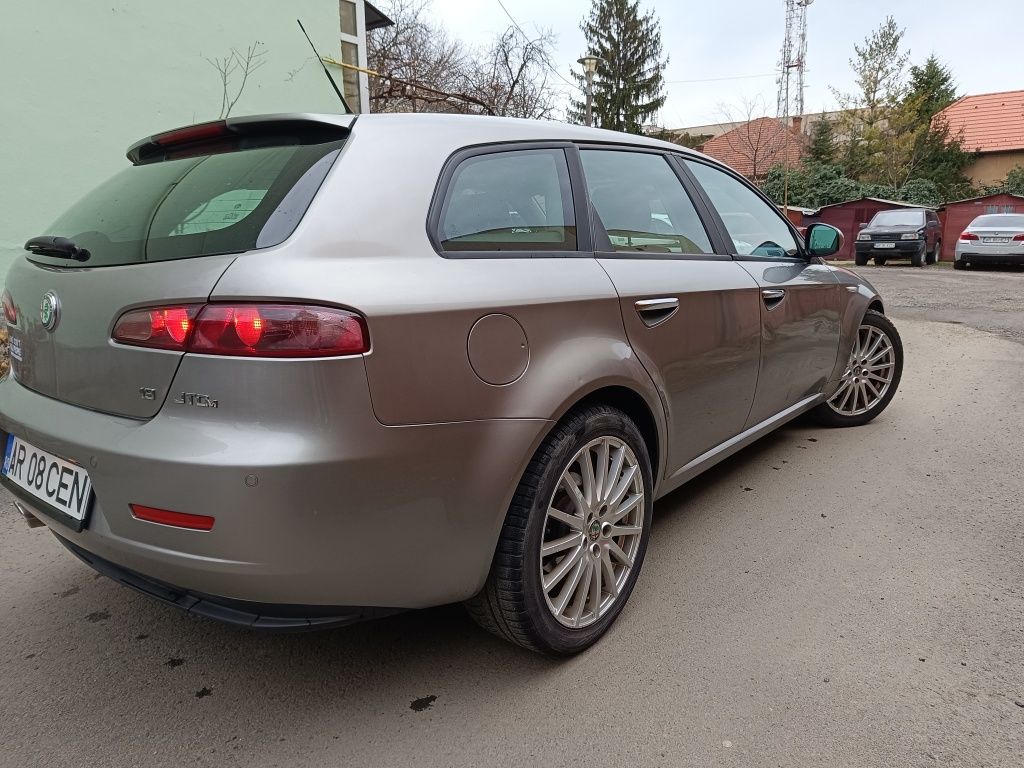 Vind Alfa Romeo 159  1,9 JTD