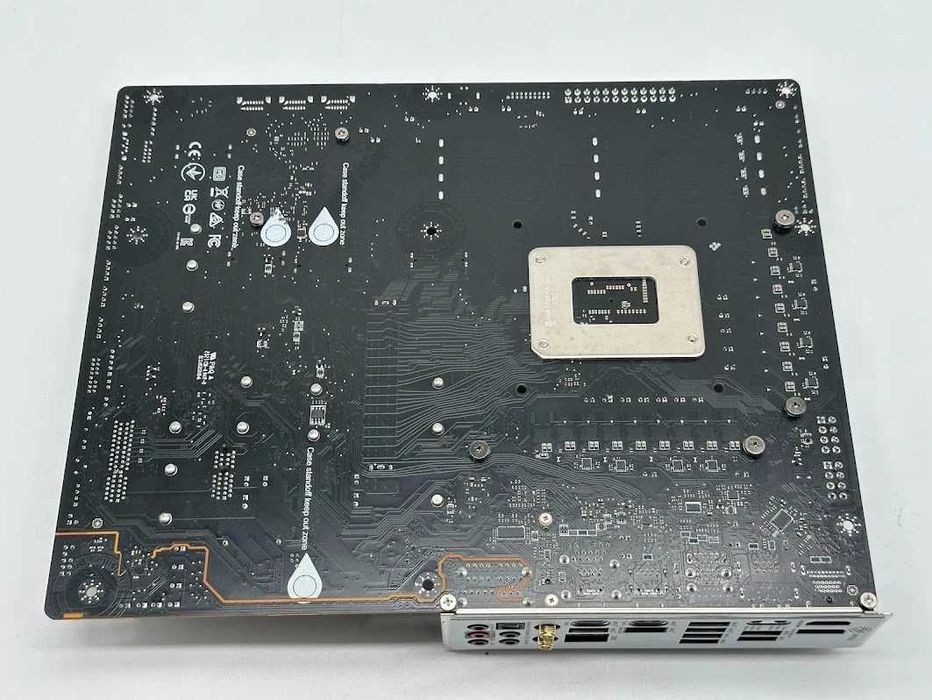Placă de bază MSI MPG Z790 EDGE WIFI DDR5 LGA 1700 - impecabilă
