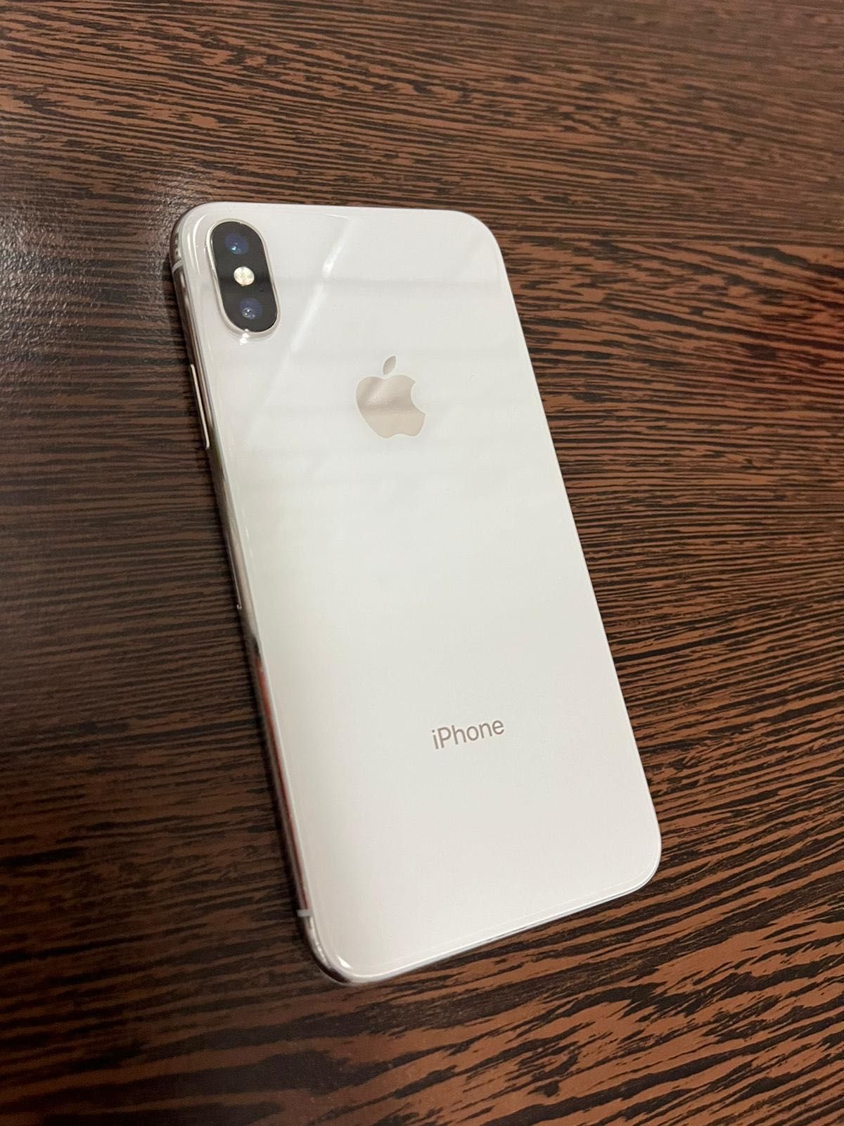 iPhone X 64 GB alb