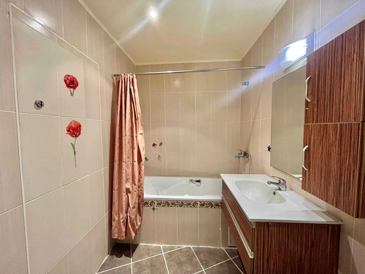 Дава се под наем Тристаен апартамент в Свети Влас - 75 кв.м за 1000 € - Снимка #17