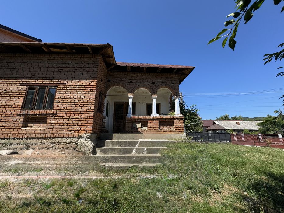 Casa + teren spectaculos 3.700 mp - Corbi, Arges