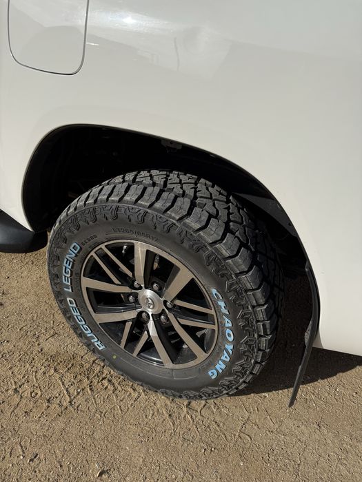 продам диск и покрышка комлект 265 65 R17 Hilux 139.7