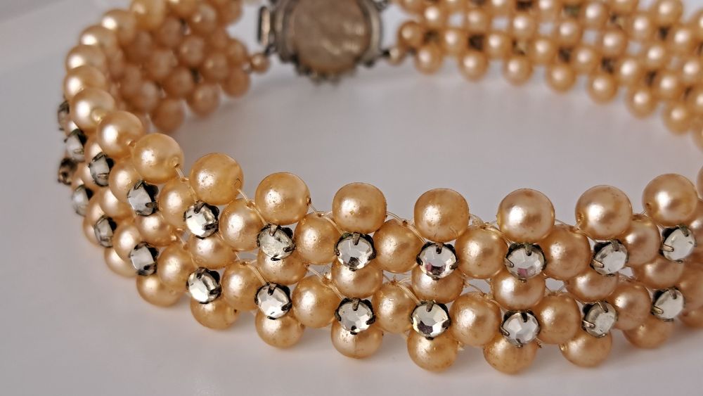 Colier cu diamante semiprețioase