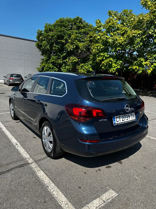 Opel Astra J 1.7 125кс 2012