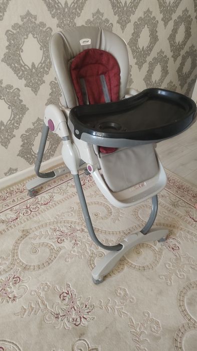 Б/у. Кормящий стол продаётся срочно