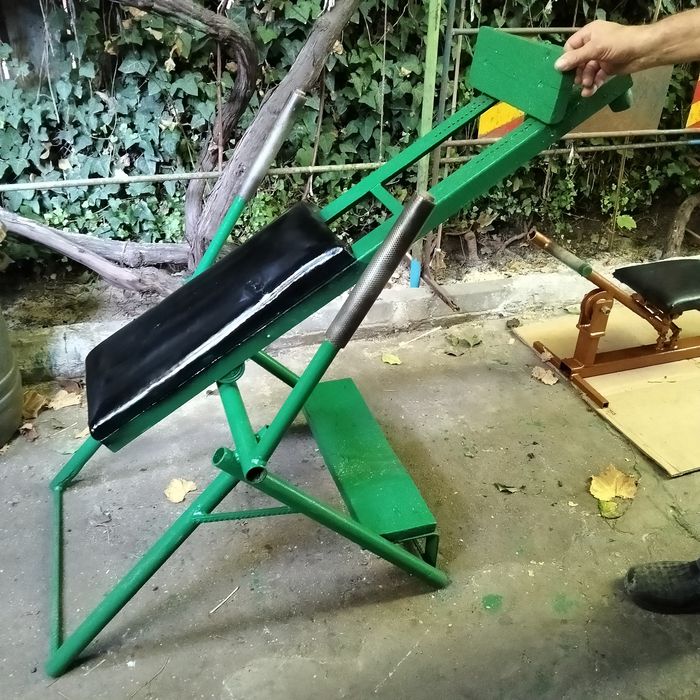 Vând aparat de făcut abdomene