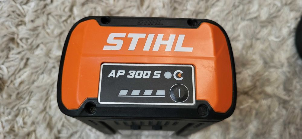 STIHL AP300S Defect arata servis