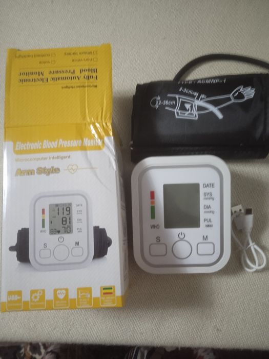 Продам новый тонометр.  Для измерения давления удобный