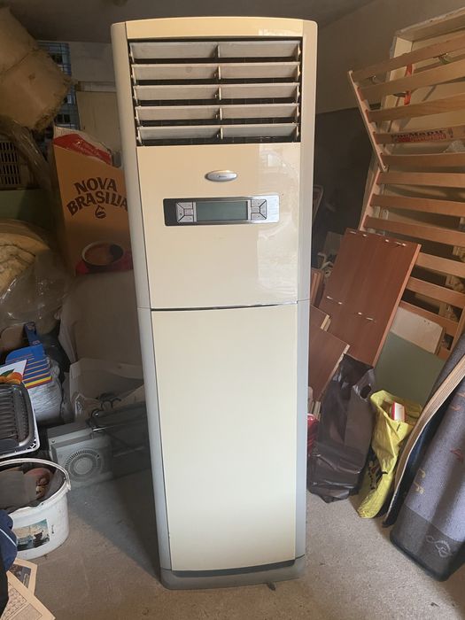 Колонен климатик Midea