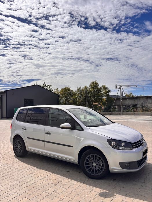 VW Volkswagen Touran 1.6 TDI 105 к.с. – 2012 г.