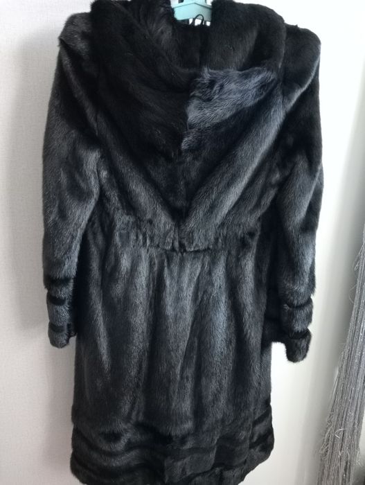 Продам шубу норковую