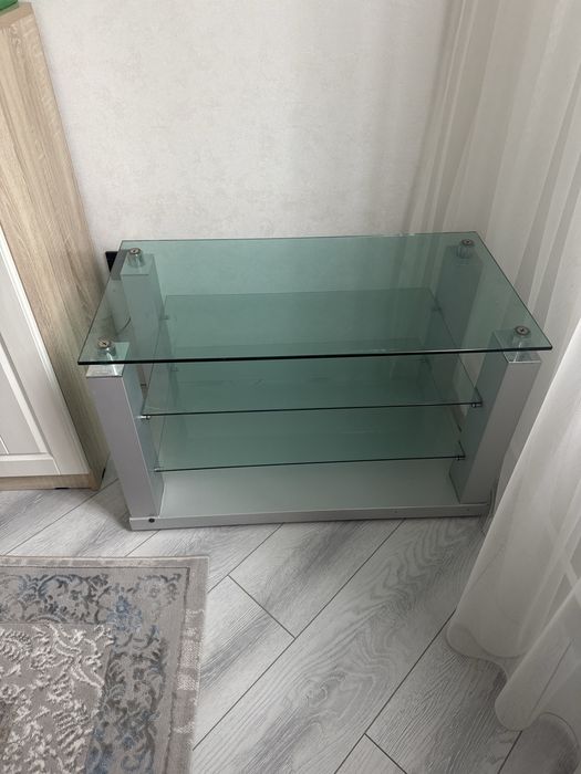 Продам стильную стеклянную тумбу (3 полки)
