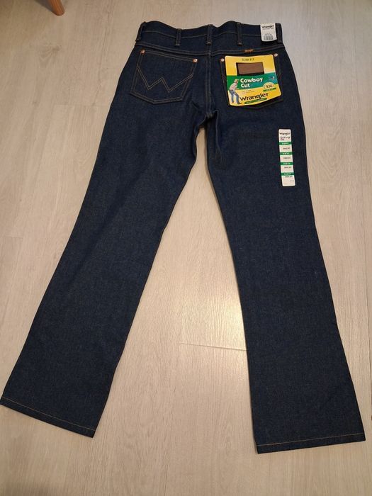 Vând Blugi Wrangler Slim Fit Cowboy 29×30 S-M  Noi cu eticheta Barbati