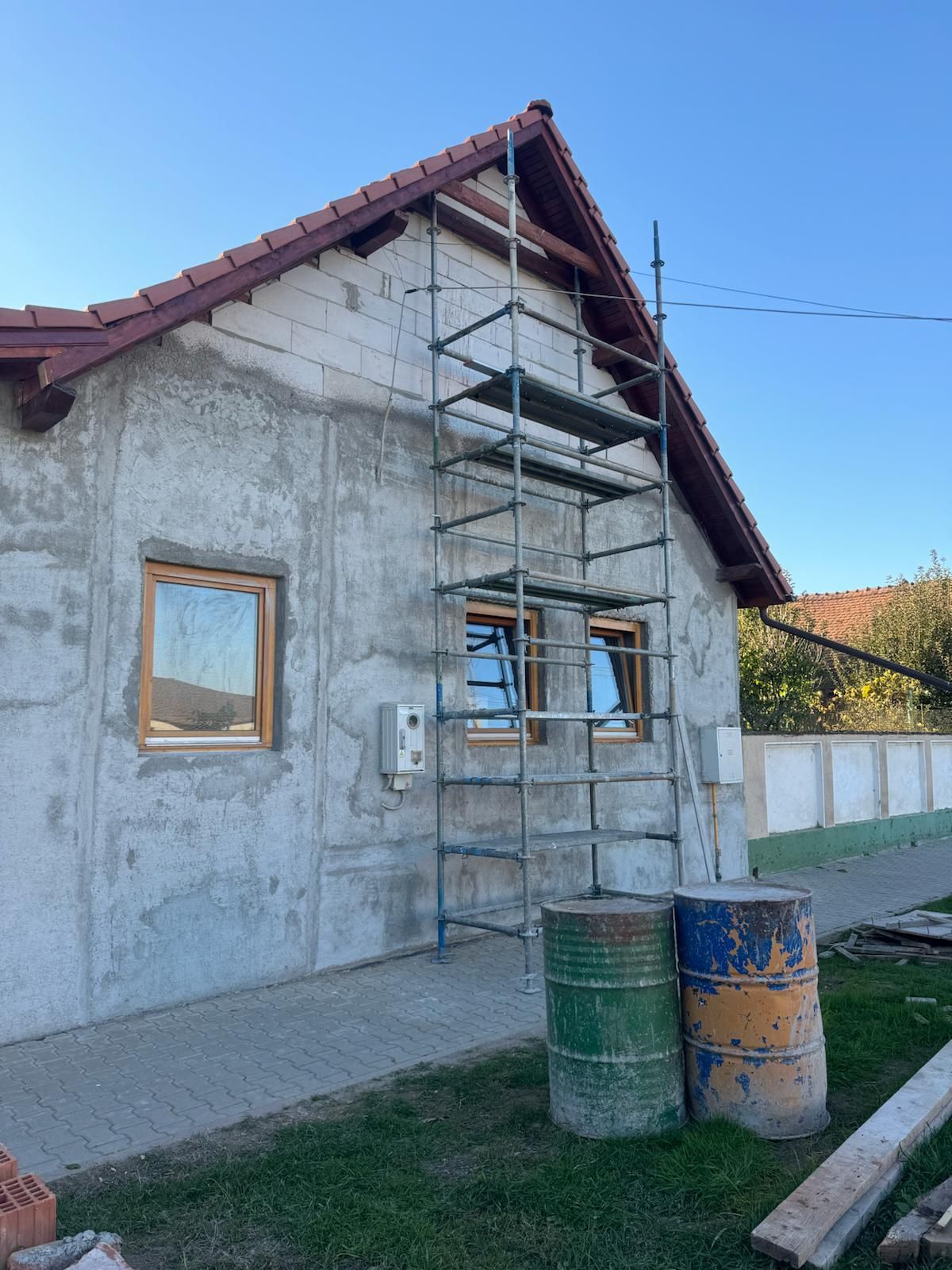 Închiriez schela !