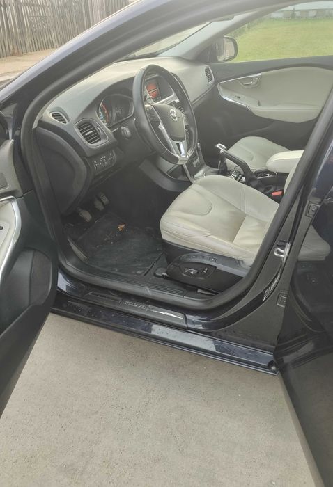 Volvo V40 2.0 120CP