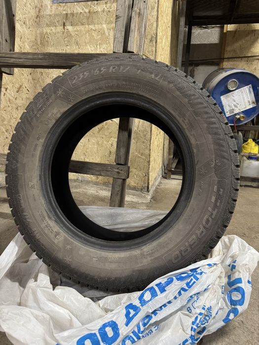 Продаю 2 зимние шины 235/65 R17 Petropero (XL, 108T, под шипы)