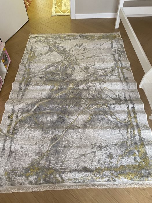 Продается ковер в отличном состоянии!