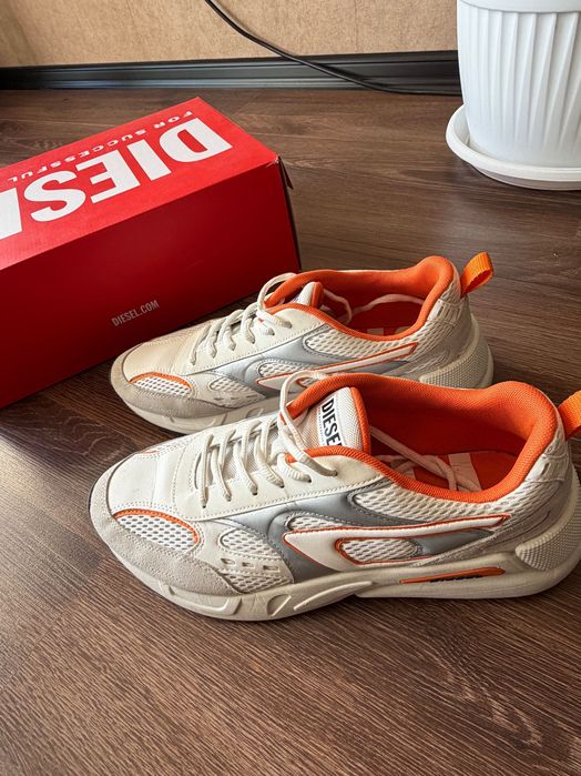 Маратонки Diesel бели обувани няколко пъти като нови