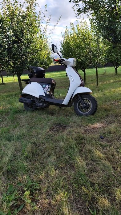 Vând scuter 49cc