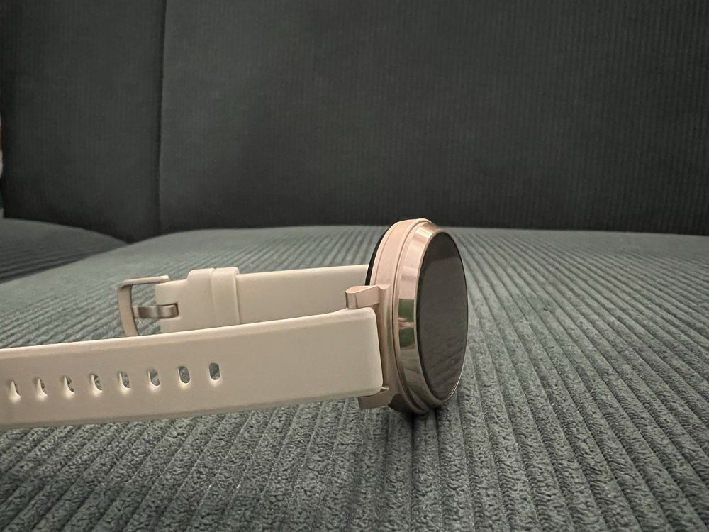 Часовник Garmin Lily 2