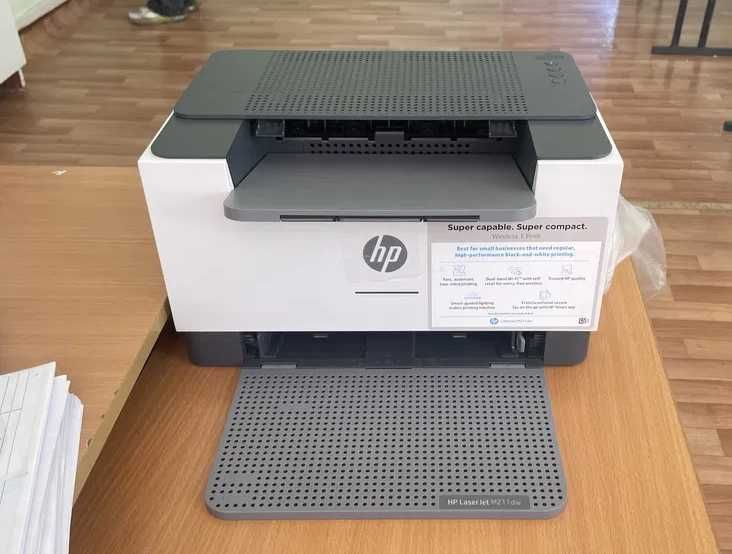 Лазерный чернобелый принтер HP M211dw двухсторонняя печать и Wi-Fi